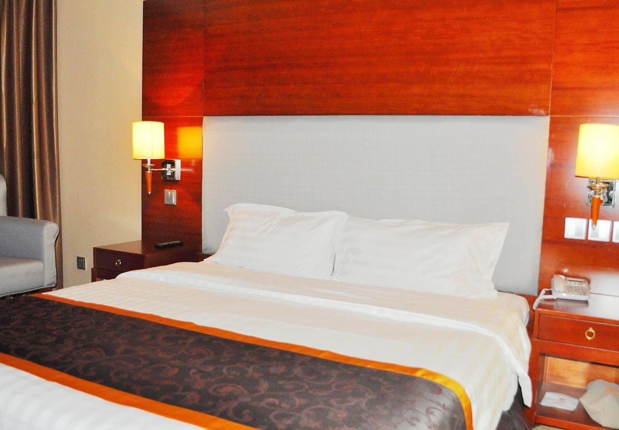 Changchun Ya Tai Hotel מראה חיצוני תמונה