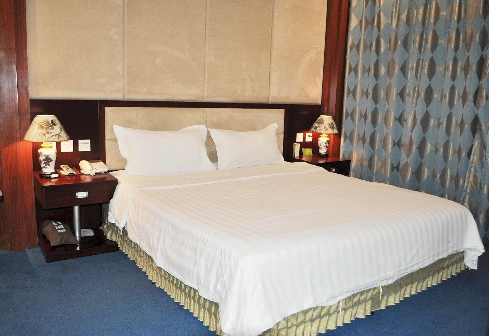 Changchun Ya Tai Hotel מראה חיצוני תמונה