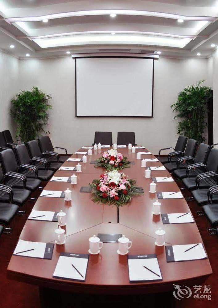 Changchun Ya Tai Hotel מראה חיצוני תמונה