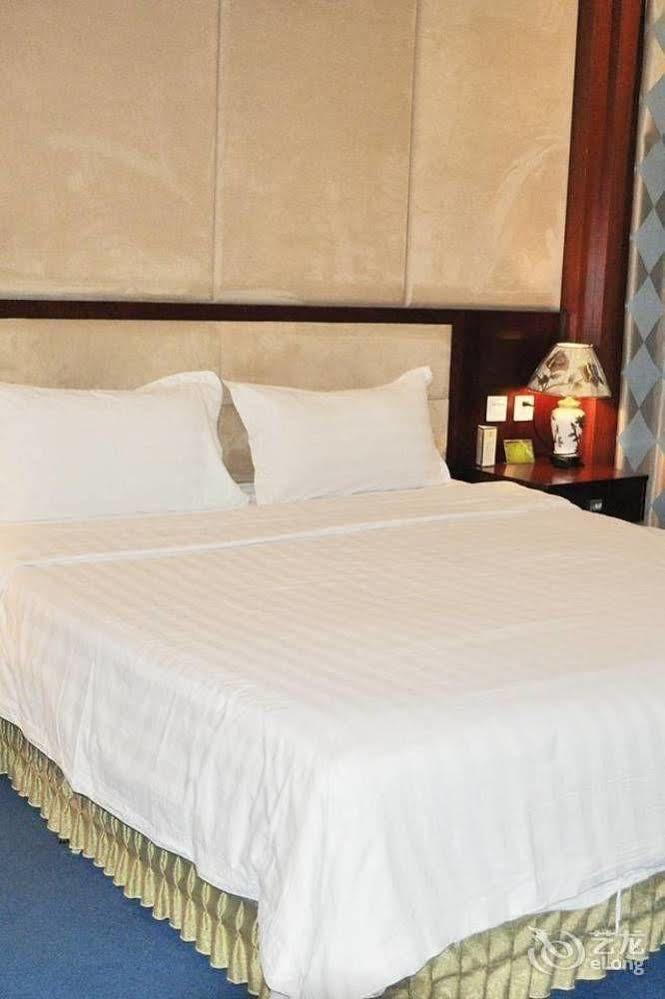 Changchun Ya Tai Hotel מראה חיצוני תמונה