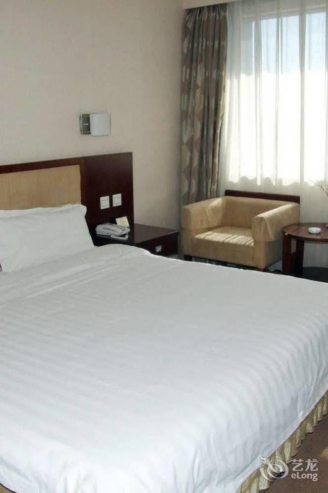 Changchun Ya Tai Hotel מראה חיצוני תמונה